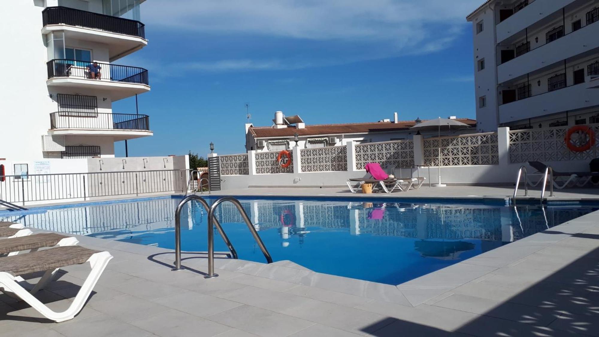Apartamento A Pie De Playa. نيرخا المظهر الخارجي الصورة