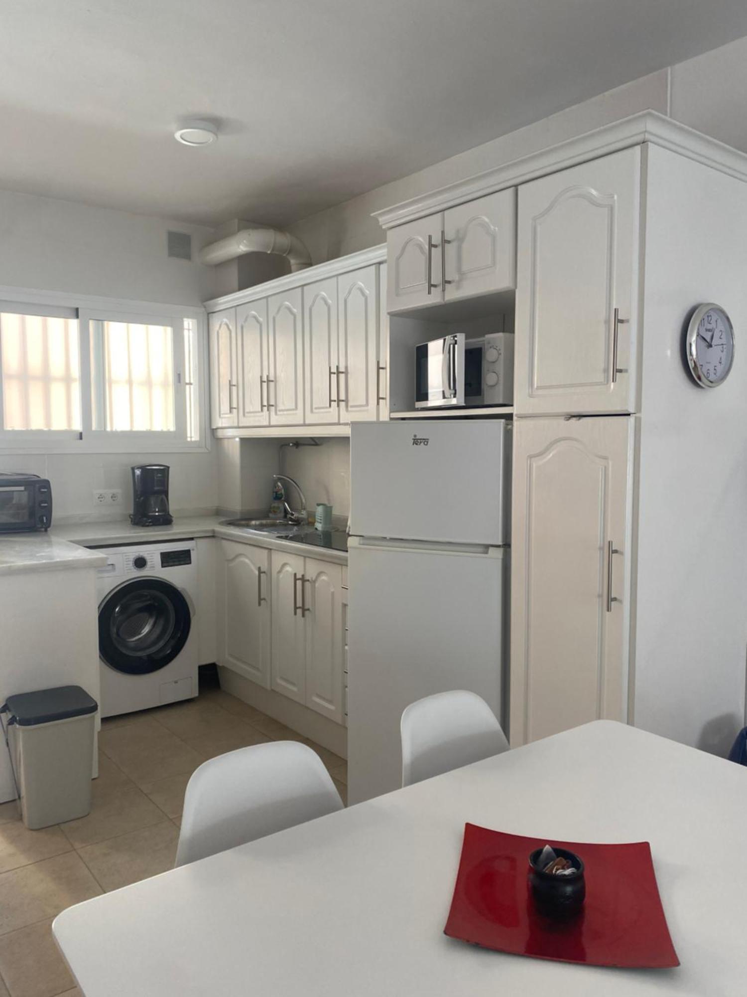 Apartamento A Pie De Playa. نيرخا المظهر الخارجي الصورة