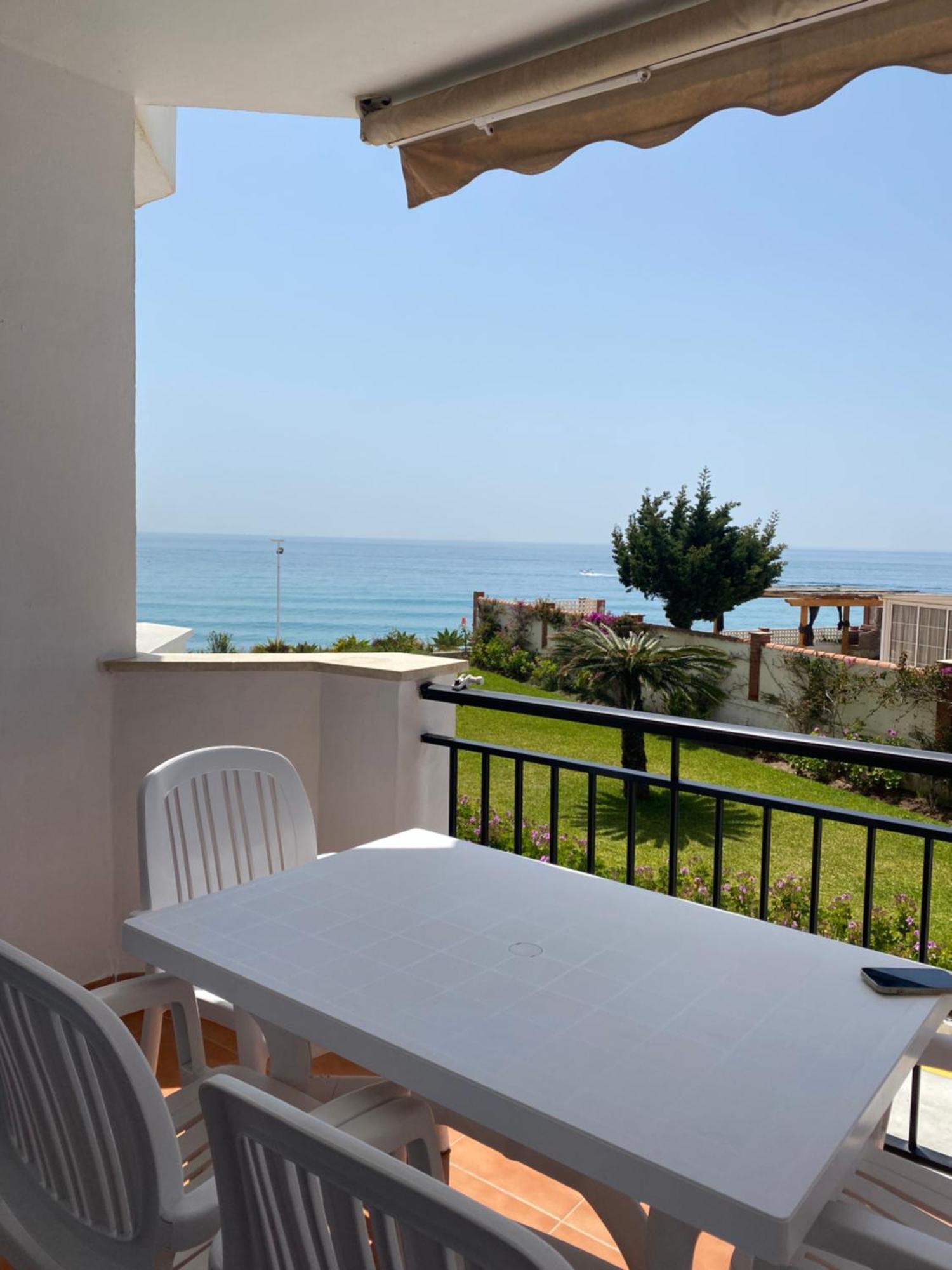 Apartamento A Pie De Playa. نيرخا المظهر الخارجي الصورة